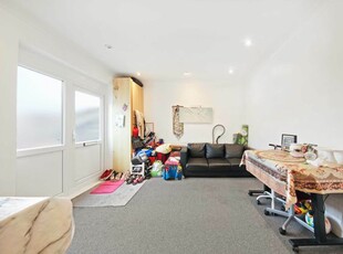 2 bedroom flat for sale Buckhurst Hill, IG9 6ET