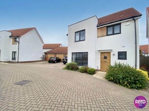 3 bedroom detached house to rent Southend On Sea, SS2 6AS