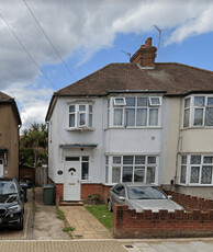 3 bedroom semi-detached house to rent Middlesex, HA3 7JE