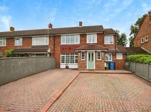 4 bedroom end of terrace house for sale Bracknell, RG42 2HH