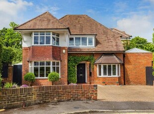 4 Bedroom House Surrey Greater London