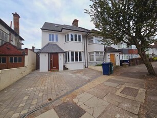 6 bedroom semi-detached house to rent Hendon, NW11 9BJ