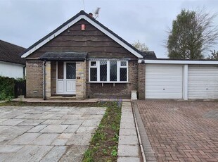 Detached bungalow to rent in Three Fields Close, Congleton CW12