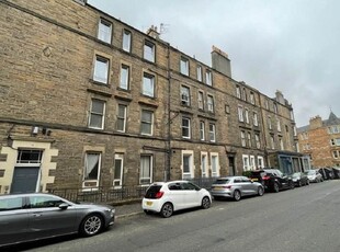 Detached house to rent in Albion Road, Leith, Edinburgh EH7
