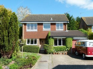 Detached house to rent in Gladeside, St Albans AL4