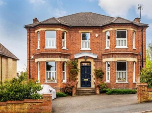 Detached house to rent in Jenner Road, Guildford GU1
