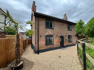 Detached house to rent in London Road, Stapeley, Nantwich, Cheshire CW5