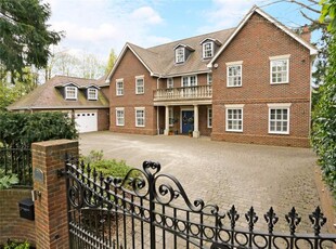 Detached house to rent in Penn Road, Beaconsfield, Buckinghamshire HP9