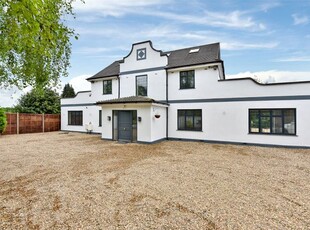 Detached house to rent in Slough Road, Iver, Buckinghamshire SL0