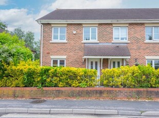End terrace house to rent in Vicarage Road, Blackwater, Camberley GU17