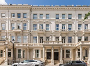 Flat for sale in Earl's Court Square, London SW5