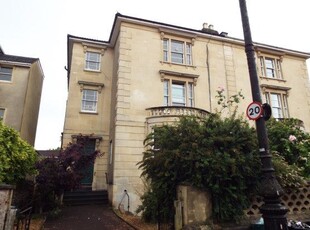 Flat to rent in 16 Redland Park, Bristol BS6