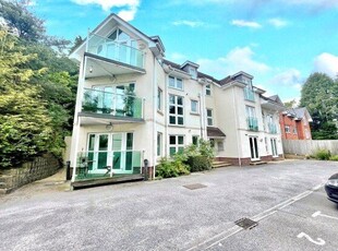 Flat to rent in 48 Surrey Road, Bournemouth BH4