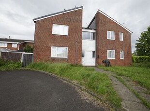 Flat to rent in Abinger Road, Garswood, Wigan WN4
