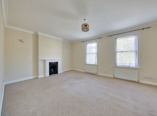 Flat to rent in Adelaide Road, Richmond TW9