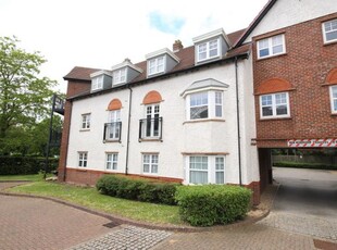 Flat to rent in Ascot Drive, Letchworth Garden City SG6