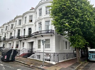 Flat to rent in Belvedere Terrace, Brighton BN1
