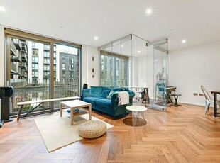 Flat to rent in Capital Building, Embassy Gardens, London SW11