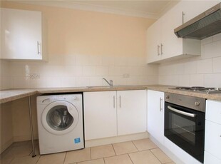 Flat to rent in Dayworth Mews, Lundy Lane, Reading, Berkshire RG30