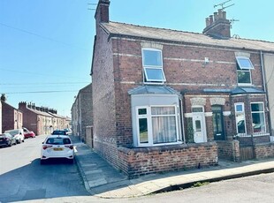 Flat to rent in Garnet Terrace, York YO26