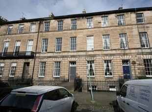 Flat to rent in Great King Street, New Town, Edinburgh EH3