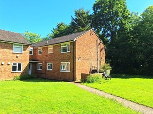 Flat to rent in Green Lane, Shipley Bridge, Horley RH6