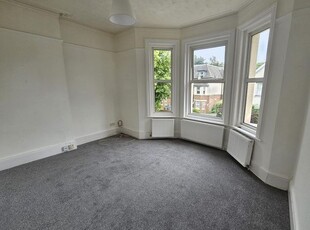 Flat to rent in Hawkwood Road, Boscombe, Bournemouth BH5
