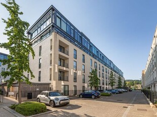 Flat to rent in Leopold House, Percy Terrace, Bath BA2