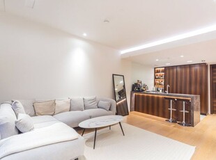 Flat to rent in Lincoln Square, Portugal Street, London WC2A
