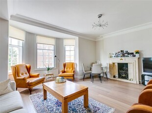 Flat to rent in Malvern Court, Onslow Square SW7