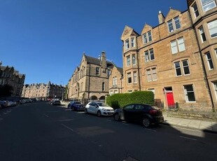 Flat to rent in Marchmont Crescent, Edinburgh EH9