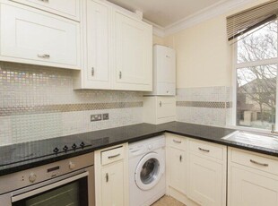 Flat to rent in Miller House, Woodford Green IG8