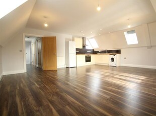 Flat to rent in Nym Close, Camberley GU15