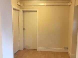 Flat to rent in Old Park Road, Dudley DY1