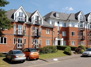 Flat to rent in Park View Close, St Albans AL1