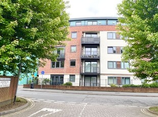 Flat to rent in Southwell Park Road, Camberley GU15