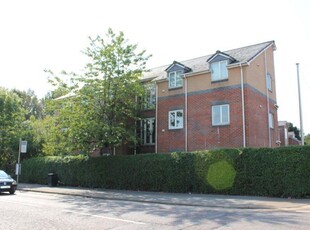 Flat to rent in Stanley Road, Worsley, Manchester M28