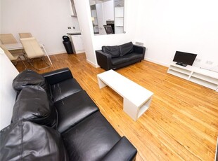 Flat to rent in The Gallery, 14 Plaza Boulevard, Liverpool L8