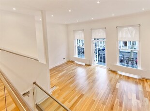 Maisonette to rent in Beaufort Gardens, Knightsbridge, London SW3