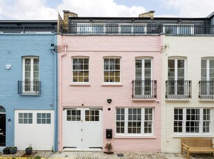 Mews house to rent in Princes Gate Mews, London SW7