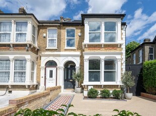Property for sale in Queens Road, London E11