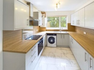 Property to rent in Campbell Road, Caterham CR3