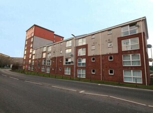 Flat to rent in Eaglesham Court, Glasgow G75