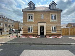 Property to rent in Oxlade Drive, Slough SL3