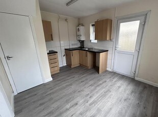 Semi-detached house to rent in Willow Road, Strood, Rochester ME2