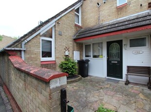 Terraced house to rent in 136, Wickford Place, Baslidon SS13