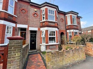 Terraced house to rent in Clifton Road, Dunstable LU6