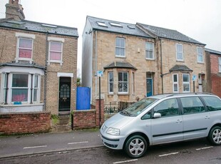 Terraced house to rent in Hurst Street, Oxford OX4