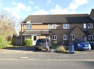 Terraced house to rent in Lucerne Close, Cambridge CB1