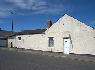 Terraced house to rent in Midmoor Road, Pallion, Sunderland SR4
